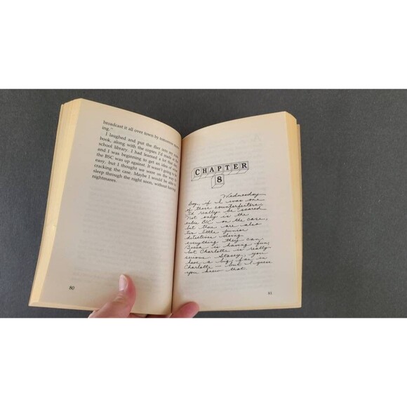 The Babysitters Club, Mystery #10, Stacey and the Mystery Money - Picture 8 of 10